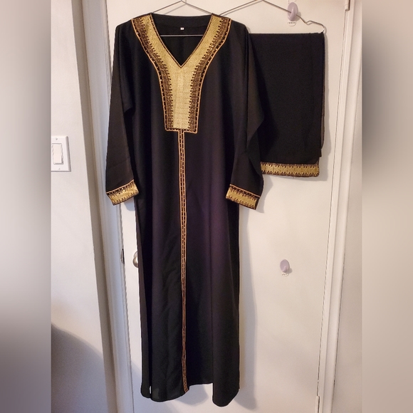 Selling Beautiful Black & Gold Modest Abaya/Kaftan/Dress w/ Matching Hijab/Scarf - Picture 1 of 10